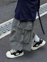 buckle flap cargo bermuda pants