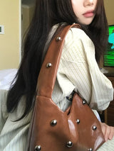 STUD BROWN