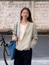 Stripe collared shirt layered T-shirt