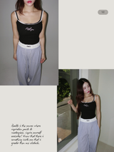 Lace lettering padded sleeveless shirt with a built-in cap