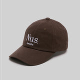 Nus. アーチボールキャップ（ブラウン）