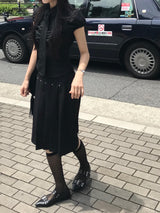 マンデーオフィスボールスタッズプリーツミディスカート