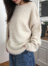 Nayu Hairy Lip Neck Loose Knit