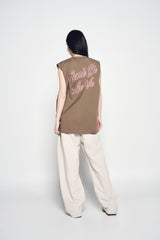 25SS SCRIPT LOGO OUTLINE SLEEVELESS COCOA