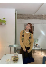 Argyle pattern wool knit cardigan