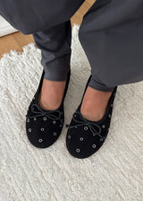 EYELET SUEDE FLAT SHOES (3color)