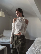 ムードスカーフレタリングスリット長袖Tシャツ