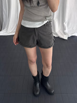 Ser Buckle-detail roll-up shorts