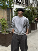 Double pocket patch cropped sweatshirt