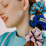 STRIPE KNIT SCRUNCHIE (SKY BLUE)
