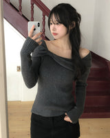 Chiro Ribbon Off-Shoulder Knit