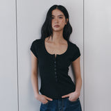CスコープネックボタンフロントTシャツ - ブラック