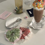 レッドチェックレーススクランチー
