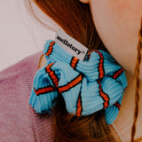 STRIPE KNIT SCRUNCHIE (SKY BLUE)