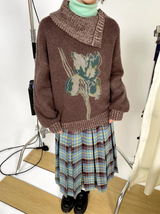 Relaxed fit crewneck knitted sweater with lapel print