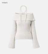 Soft scarf off-shoulder
