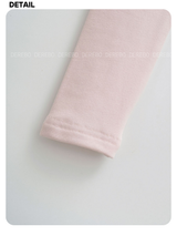 deep wide-neck slim long-sleeved knit shirt