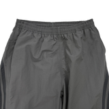 curve track flying pants