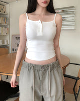 [U-BASIC] Rollin Button Round Sleeveless Top