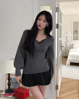 Div Long Slim Cable V-neck Knit