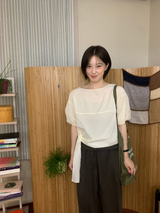 ボートネックタイブラウス