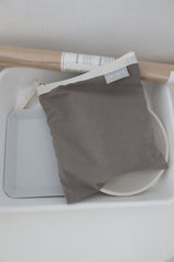 flat pouch (cream grey)