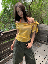 アンバランスカラーオフショルダーストラップストライプTシャツ