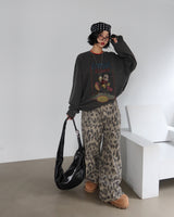 [UNISEX] ミッキーライセンスピグメントスウェットシャツ (Overfit Boxy Unisex Printed)