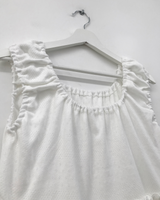 Meadow punched frill sleeveless top (2color) 