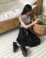 ヒッケンアンバランスオフショルダードレープシャーリングストラップノースリーブ