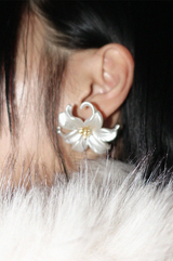 フラワーピアス