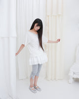 BUTTON LACE CAPRI PANTS / GREY