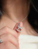 ムーンリットカルーセルネックレス