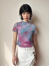 A short-sleeved T-shirt with a half-high collar, regular shoulders, printed patterns, and lace elastic ear-shaped trims.