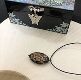 Round nacre necklace 