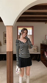 Wide V-neck striped long-sleeved knitwear