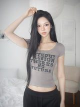 クボリブレタリングスリム半袖Tシャツ