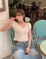 #フラワーエンブロイダリークロップショートスリーブブラウス（２色）