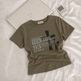 コード レタリング ショートスリーブ クロップ Tシャツ (3 colors)