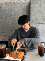 Urban Lambs Wool Overfit V-Neck Knit
