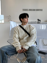  Izab Round Overfit Warmer Knit