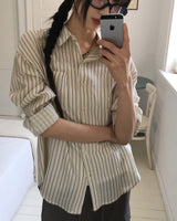 メフィンストライプルーズフィットコットンシャツ