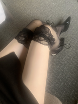 バレンティロングストラップスティレットミュール (ブラック)