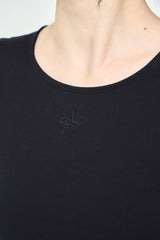 リボンロゴ刺繍半袖Tシャツ