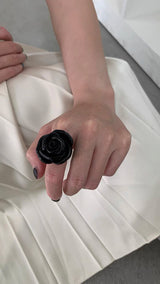 Black rose bold ring