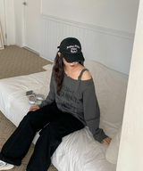 ユトワンオフショルダー Tシャツ