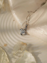 Beautiful four-leaf clover necklace