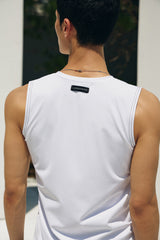 カーブドハーフジップアップスリーブレス(White)