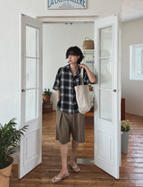Isle One Tuck Bermuda Half Slacks