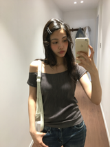 Show Ripple Off-shoulder T-shirt (4color)